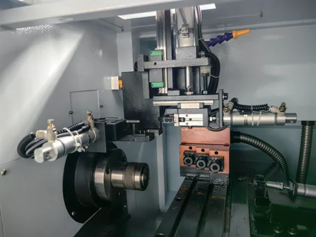 Sistema de alimentação automática de barra na máquina